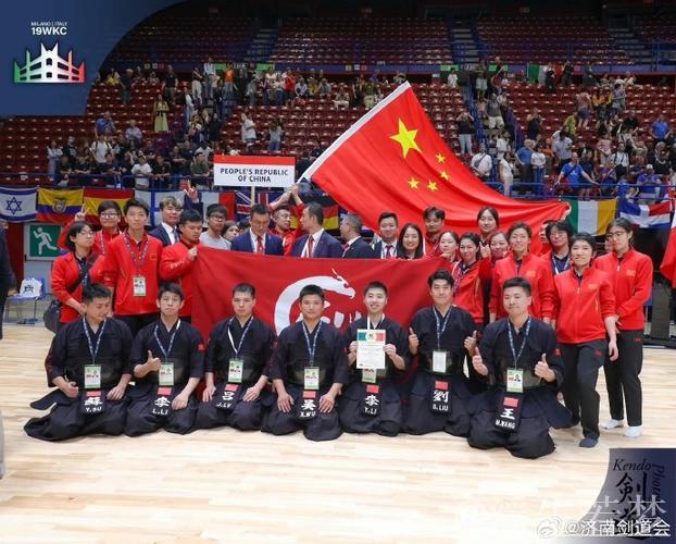 苏沪联合队斩获男子佩剑团体赛冠军